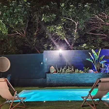 Studio-valentine Climatisee Avec Piscine Chauffee Marseille