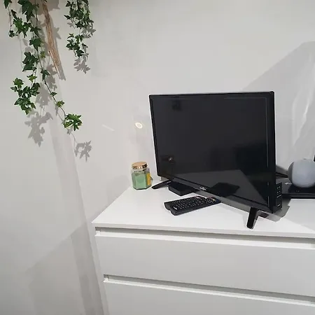 Studio-valentine Climatisee Avec Piscine Chauffee Marseille