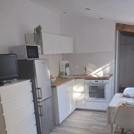 Studio-valentine Climatisee Avec Piscine Chauffee Marseille